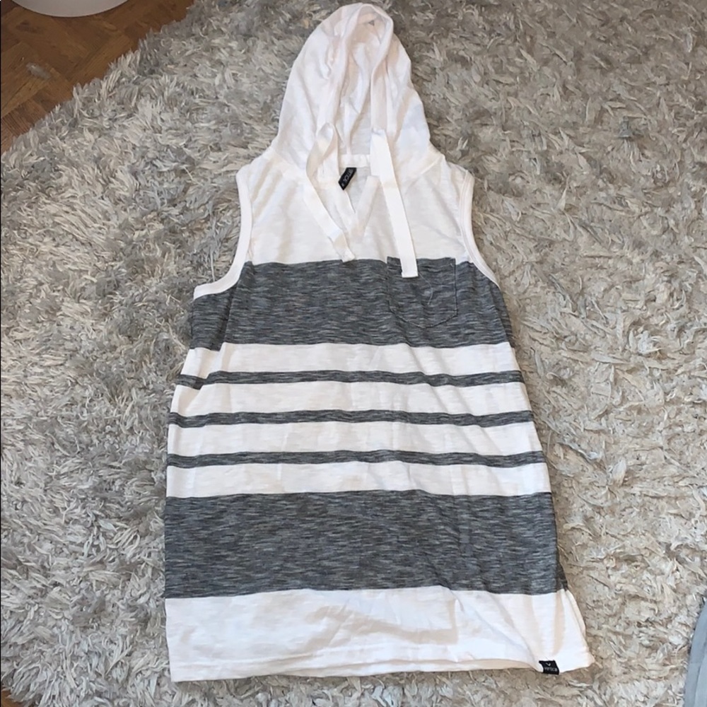Hooded tank
